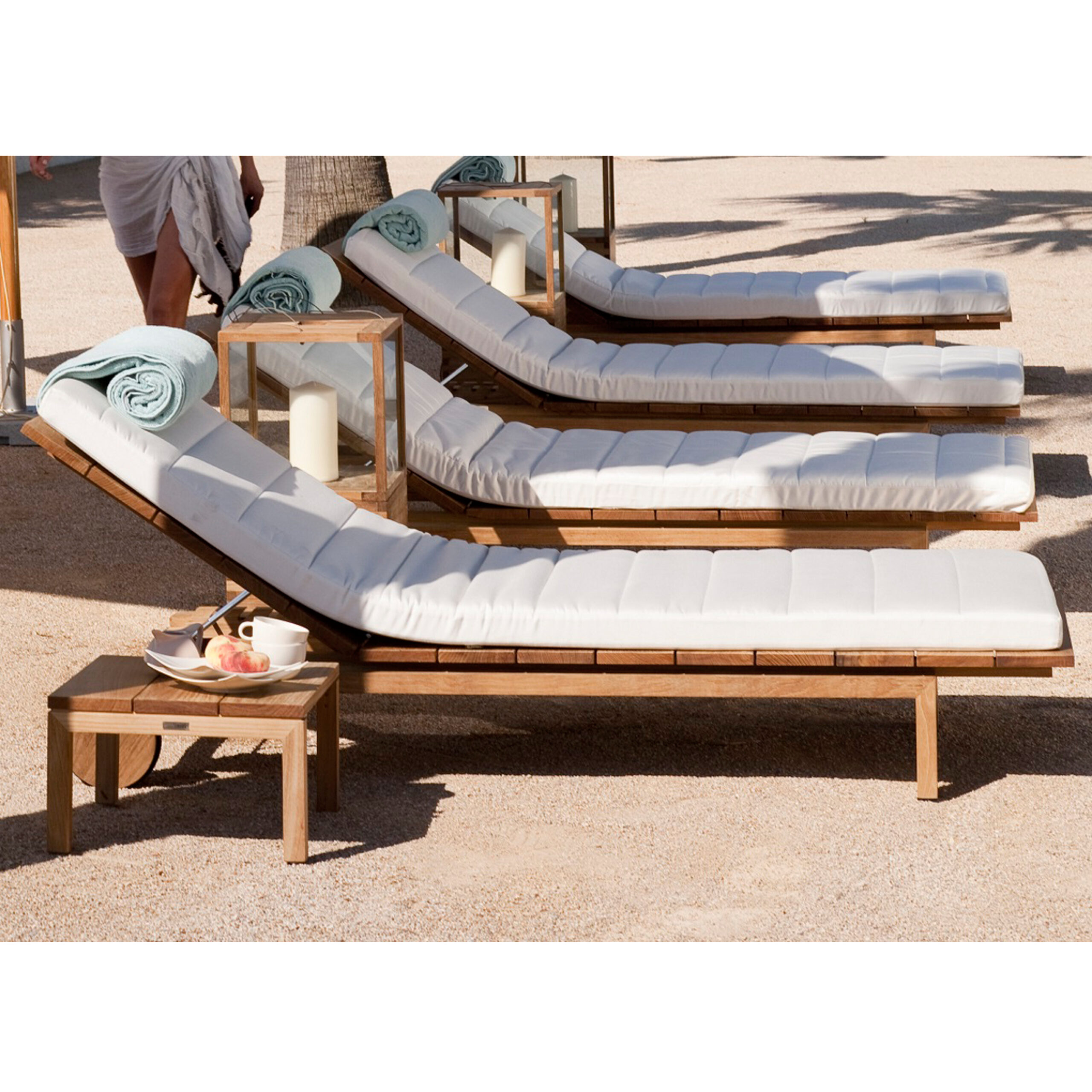 Natural Teak Sun Lounger – Durable Outdoor Furniture for Resorts & Hotels - Wholesale Outdoor Furniture Supplier - Image 5
